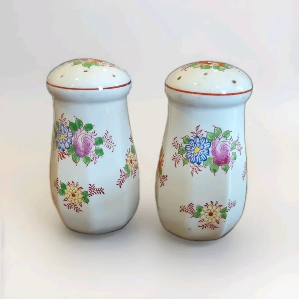 Cottagecore Mikori Ware Salt & Pepper‎ Shakers Ceramic Hand Painted Japan Floral